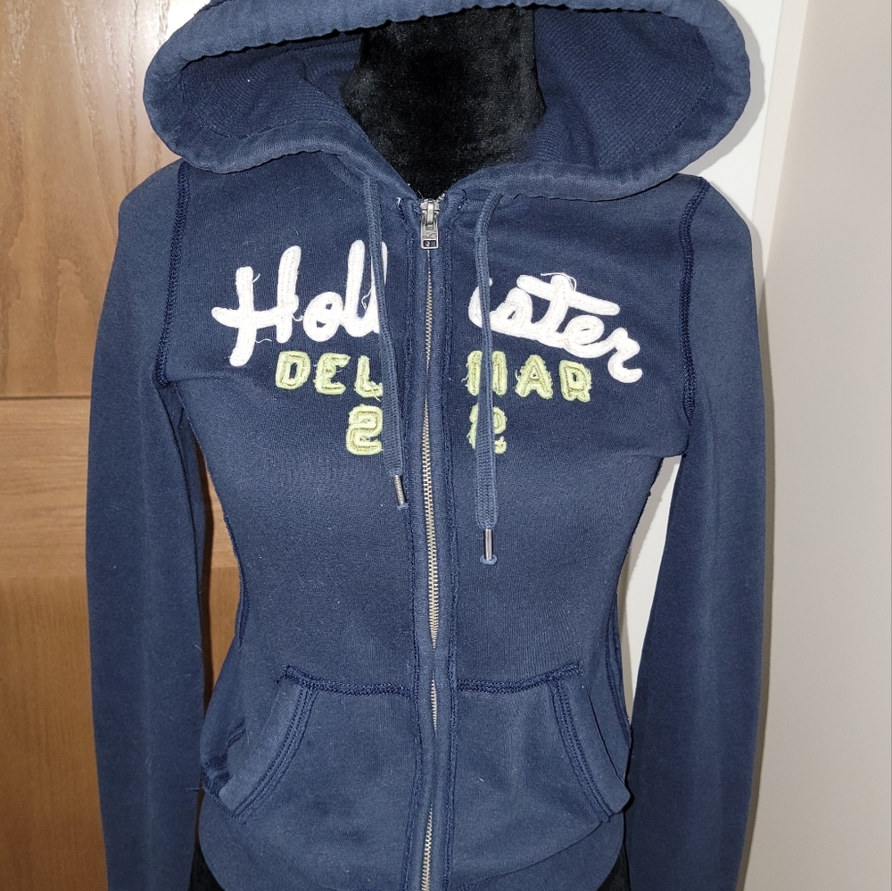 HOLLISTER - Picture 2 of 12